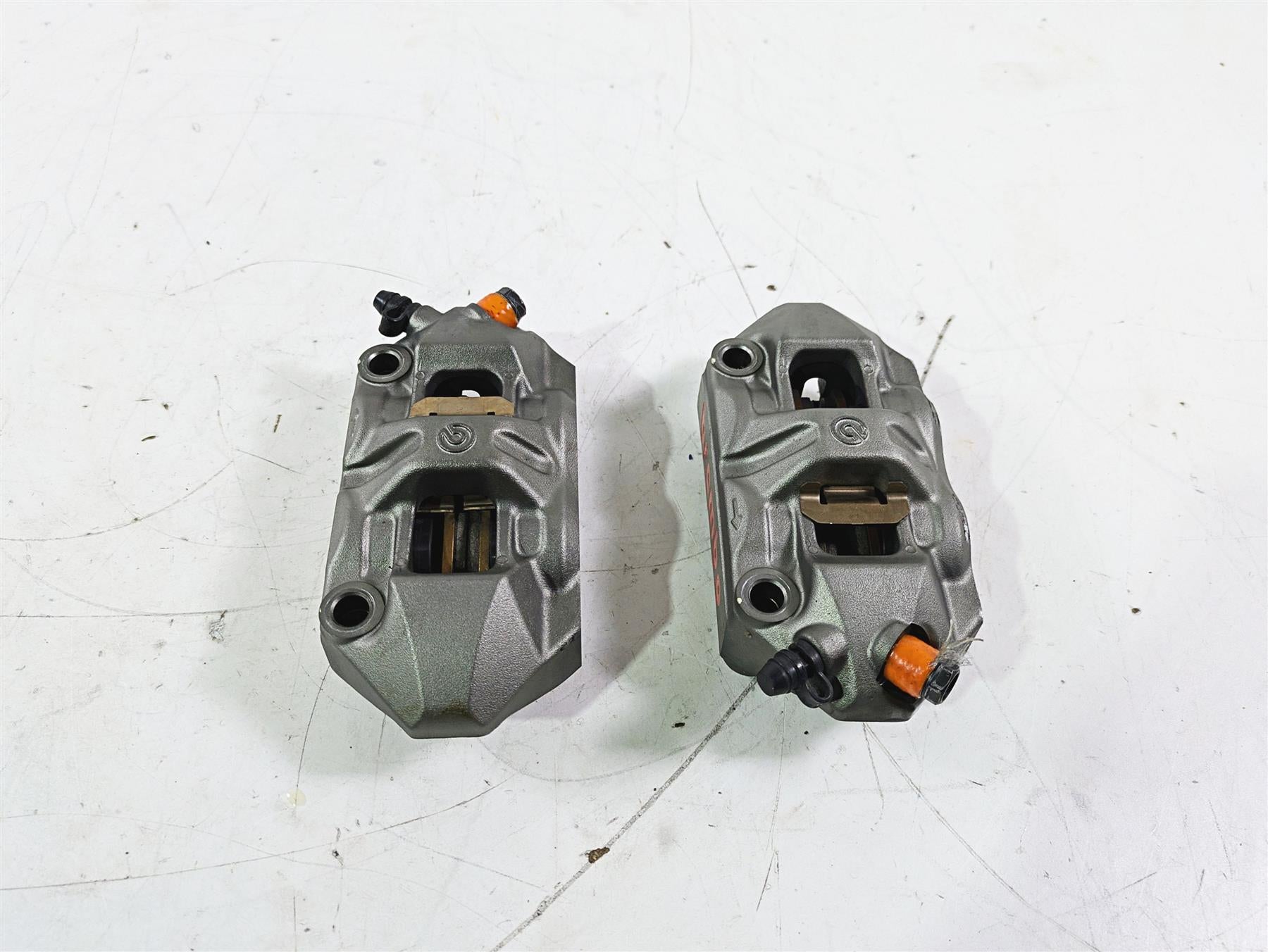2022 MV Agusta F3 800 Rosso Front Brake Calipers Brembo 100mm 8000B1541 {{ shop.shopifyCountryName }} - Mototech271