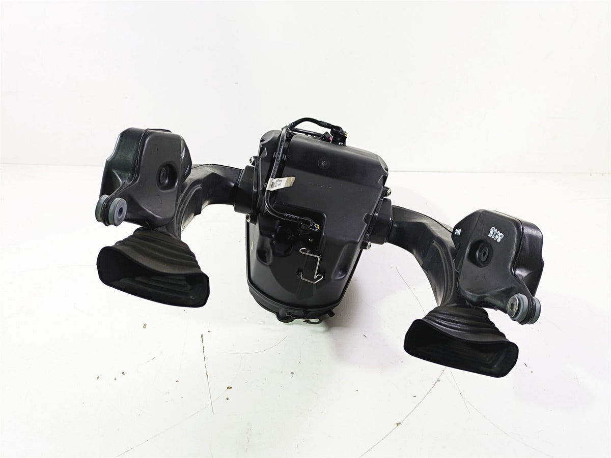 2008 Ducati SBK 1098 S Air Filter Box + Injectors & Air Tubes Set 44211393B {{ shop.shopifyCountryName }} - Mototech271