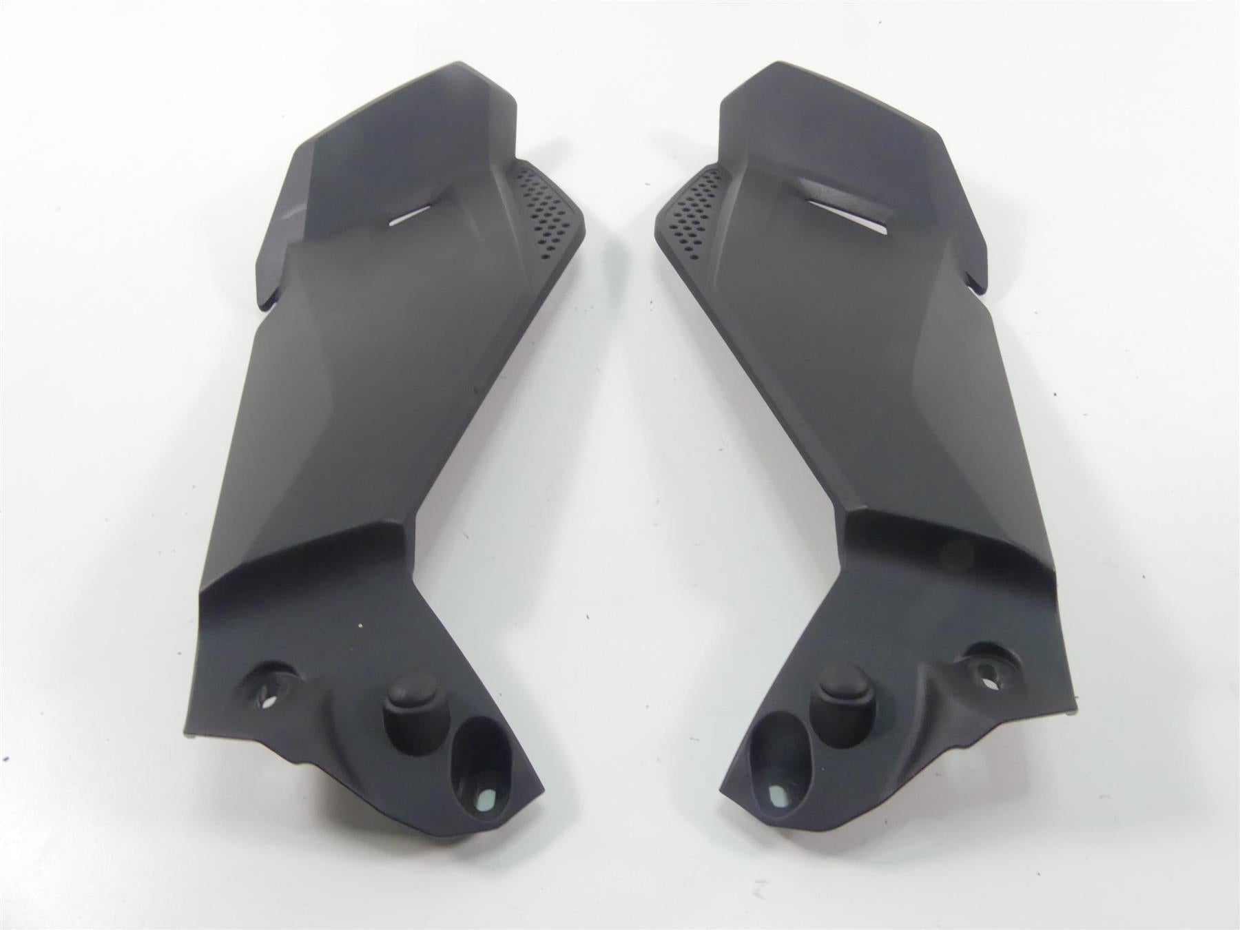 2019 BMW R1250GS K50 Under Tank Molded Leg Fairing Set 46638556637 46638556638 {{ shop.shopifyCountryName }} - Mototech271