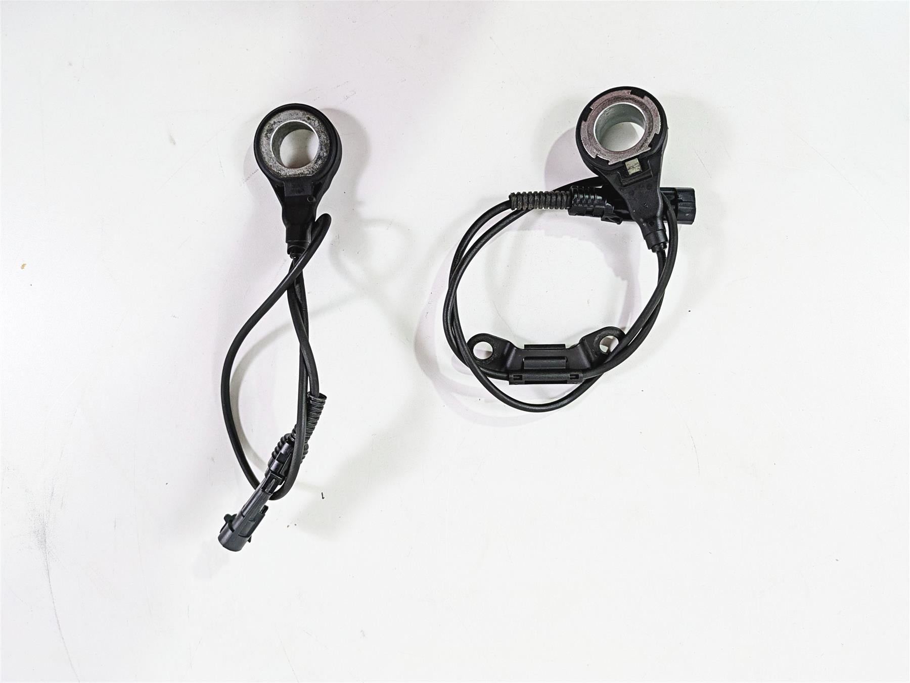 2010 Harley Touring FLHTK Electra Glide Abs Brake Wheel Speed Sensors 40614-08 {{ shop.shopifyCountryName }} - Mototech271