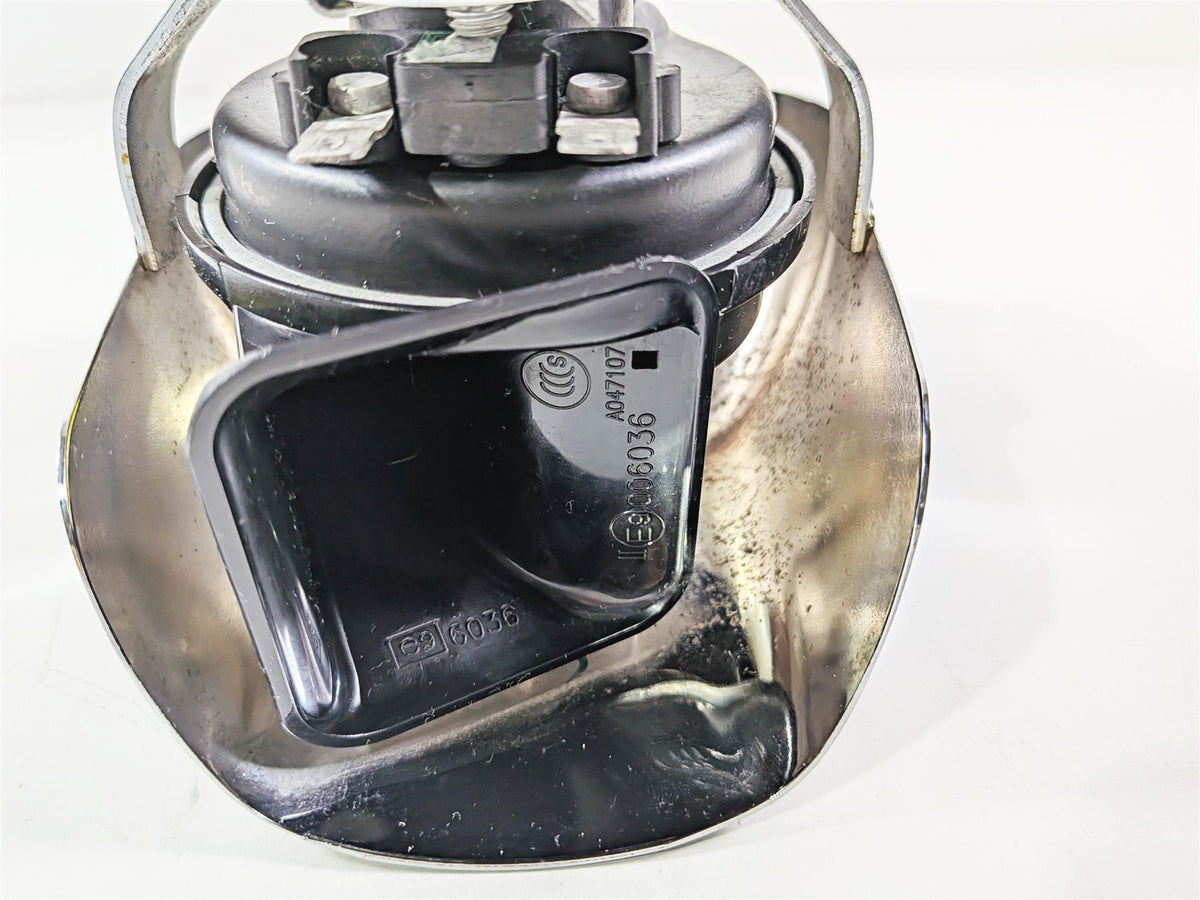 2018 Harley Touring FLHTCU Electra Glide Horn & Chrome Cover 61300523A-Mototech271