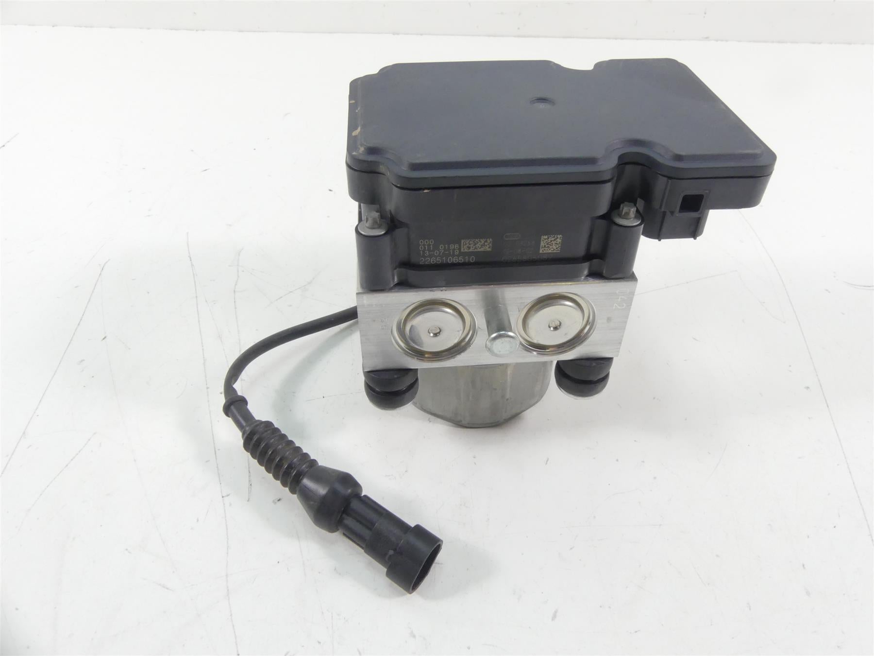 2015 KTM 1190 Adventure R Abs Brake Pump Pressure Module - Read 60342031100 {{ shop.shopifyCountryName }} - Mototech271