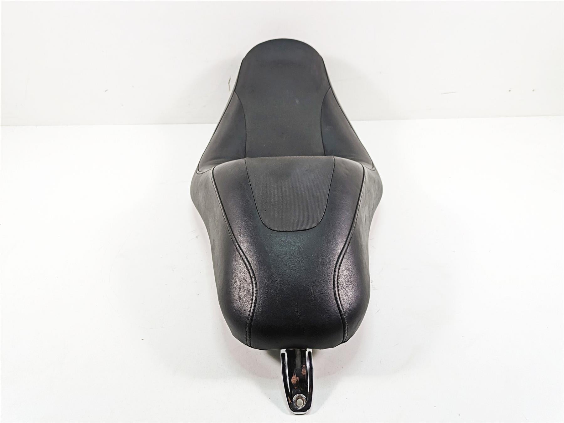 2009 Harley FXDF Dyna Fat Bob Oem Duo Rider Driver Seat Saddle 53108-08 {{ shop.shopifyCountryName }} - Mototech271