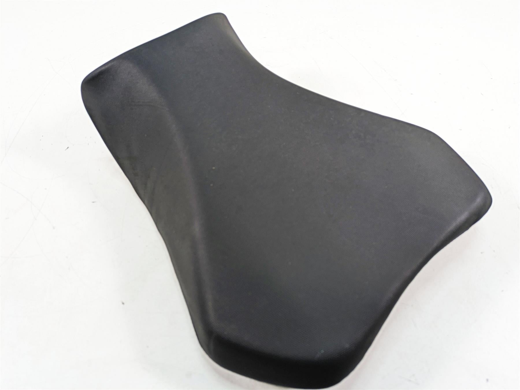 2022 Suzuki GSXR 750 Front Rider Seat 45100-14J11-DW2 {{ shop.shopifyCountryName }} - Mototech271