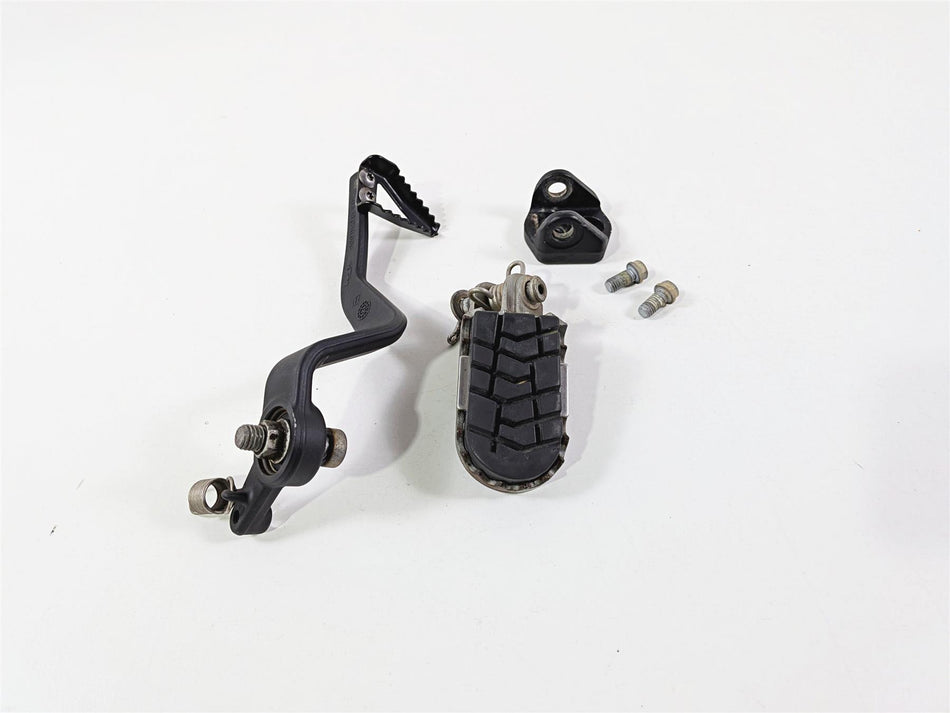 2016 KTM 1290 Super Adventure Right Front Foot Peg & Brake Pedal 6031305004433S {{ shop.shopifyCountryName }} - Mototech271