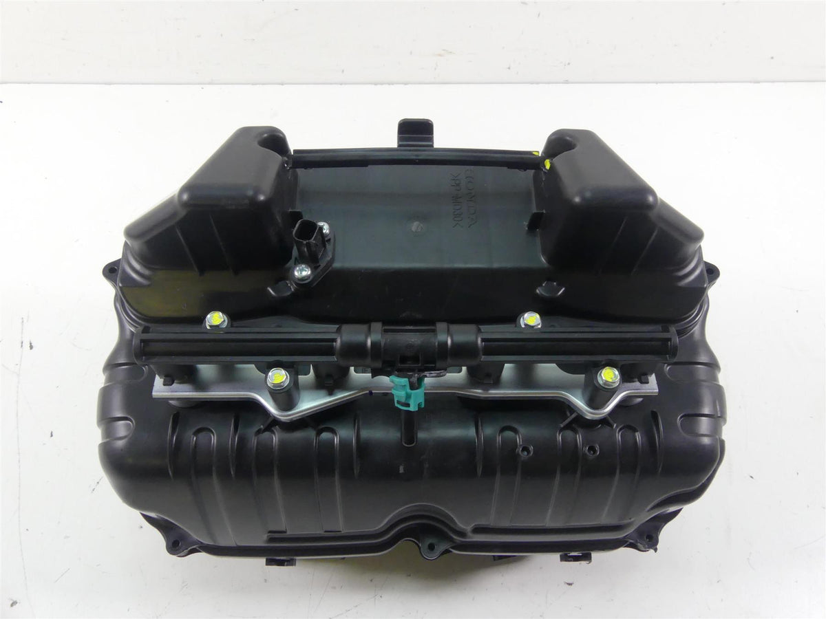 2021 Honda CBR600RR Air Box Filter Cleaner Breather & Injectors 17220-MFJ-D00 {{ shop.shopifyCountryName }} - Mototech271