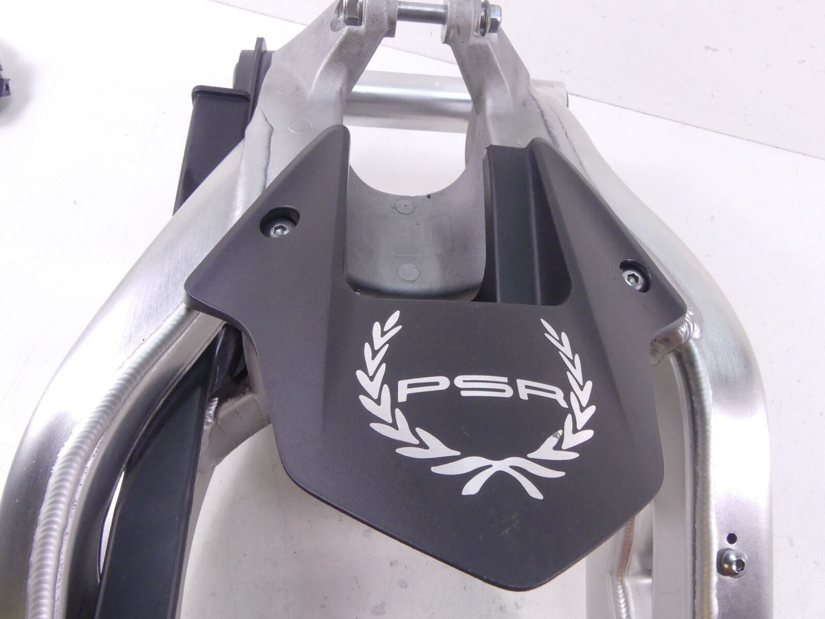 2014 Honda CBR1000 SP Fireblade Rear Swingarm Swing Arm & Axle 52200-MFL-G21 {{ shop.shopifyCountryName }} - Mototech271