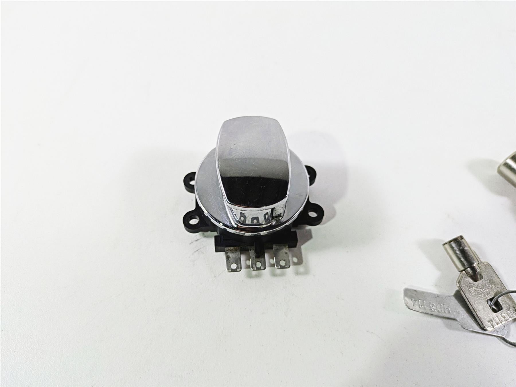 2009 Harley FLSTSB Cross Bones Ignition Switch Key Fork Lock Set 71450-04 {{ shop.shopifyCountryName }} - Mototech271