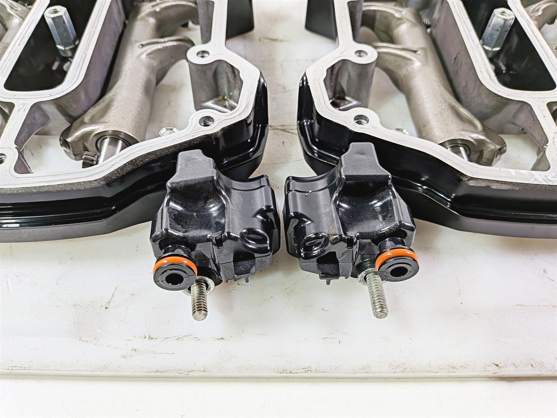 2024 Harley Softail FXLRST Low Rider Rocker Arm Box Valve Cover M8 Set 25701603 {{ shop.shopifyCountryName }} - Mototech271