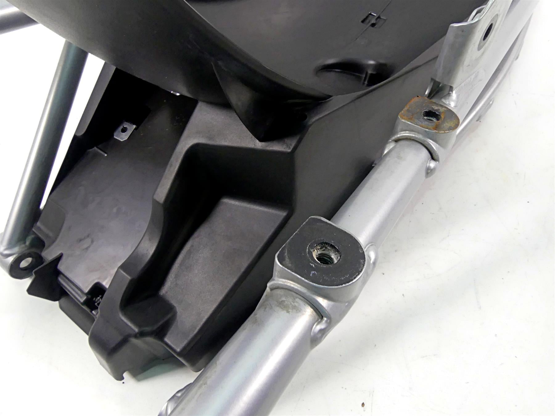 2014 BMW R1200GS K50 Straight Rear Subframe & Inner Fender 46518534315 {{ shop.shopifyCountryName }} - Mototech271