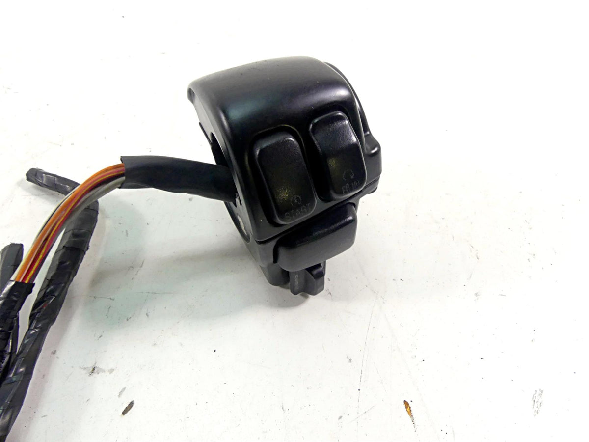 2010 Harley Touring FLHRC Road King Right Hand Control Switch 71684-06A 71683-06 {{ shop.shopifyCountryName }} - Mototech271