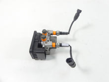 Load image into Gallery viewer, 2020 Indian Roadmaster Abs Brake Unit Module Pressure Pump 1911987 2204981
