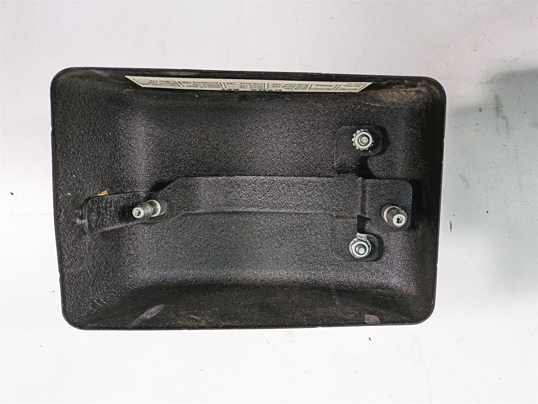 2009 Harley FXDF Dyna Fat Bob Electrical Tray Holder Stay & Cover Set 70367-04 {{ shop.shopifyCountryName }} - Mototech271