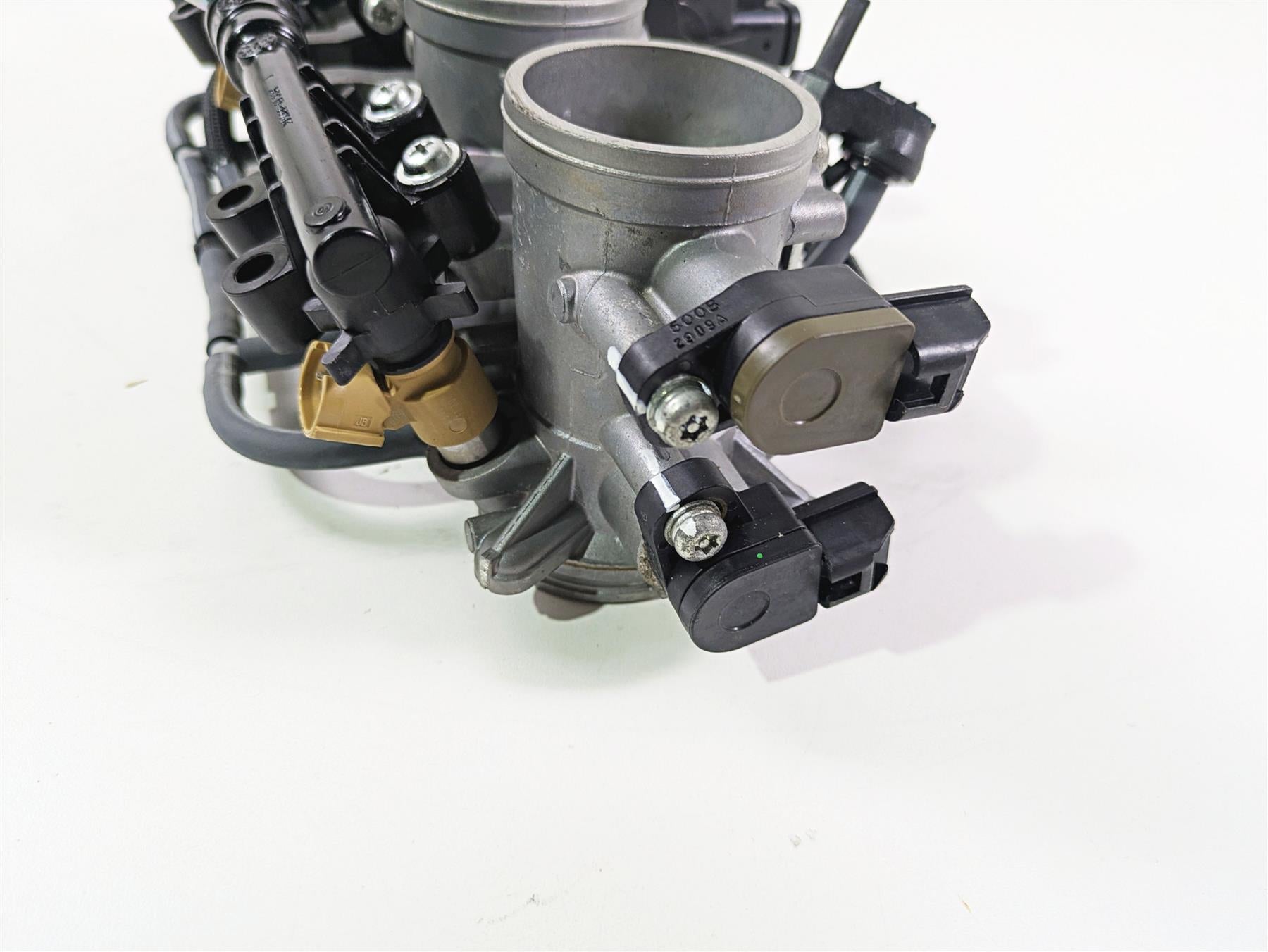 2020 Kawasaki Z900 ZR900 Mikuni Throttle Body Bodies Set 16163-1203 {{ shop.shopifyCountryName }} - Mototech271