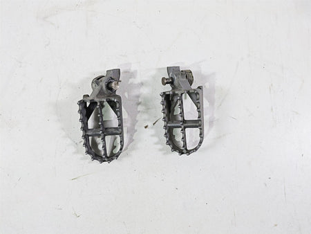 2009 BMW R1200GS K255 Adv Front Footpeg Foot Peg Set 46717694557 46717694558 {{ shop.shopifyCountryName }} - Mototech271