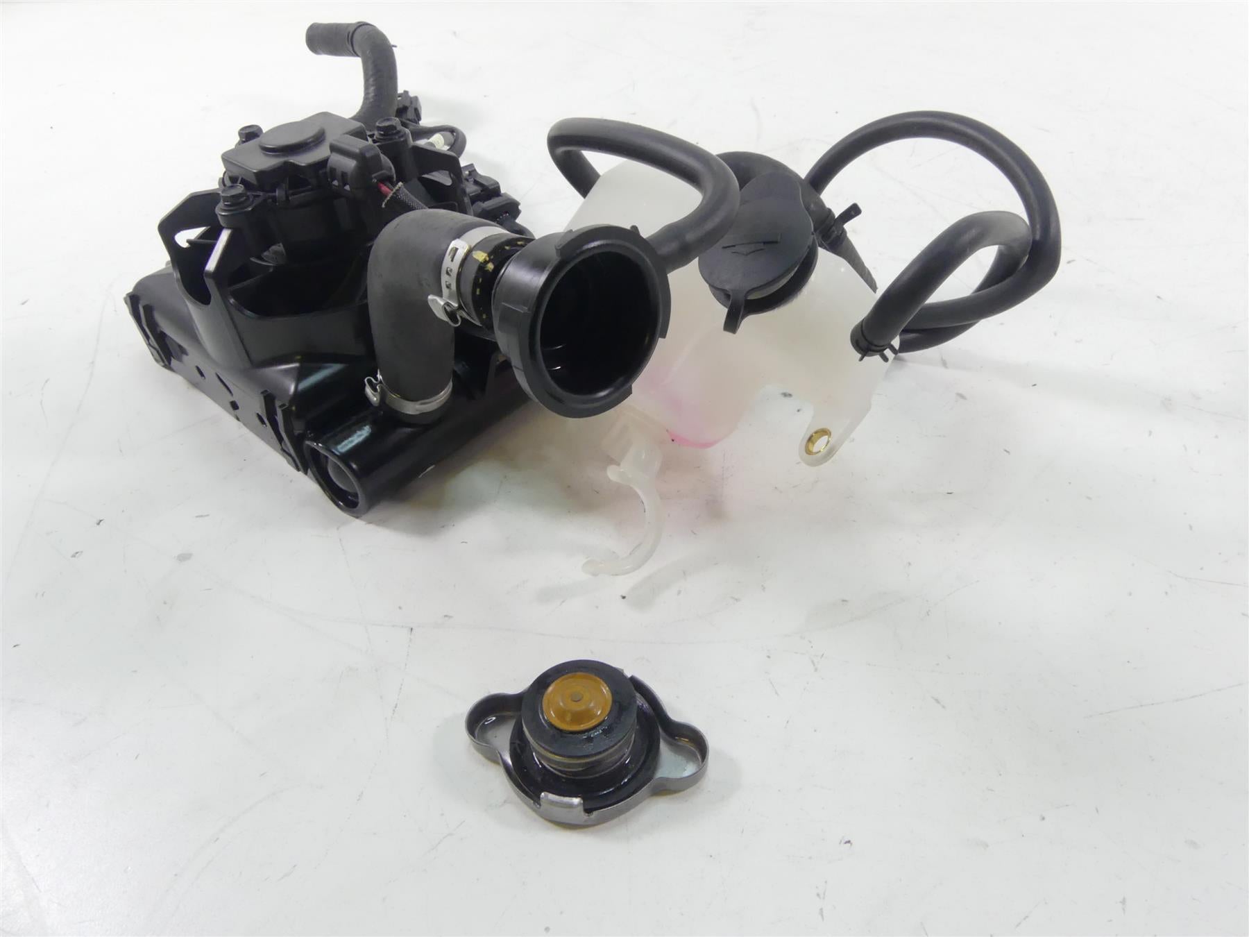 2014 Harley Touring FLHTK Electra Glide Right Radiator Fan Set 26800005 {{ shop.shopifyCountryName }} - Mototech271