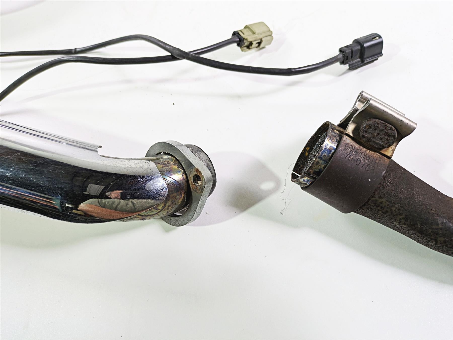 2010 Harley Touring FLHTK Electra Glide Oem Exhaust Header Set 66855-10A {{ shop.shopifyCountryName }} - Mototech271
