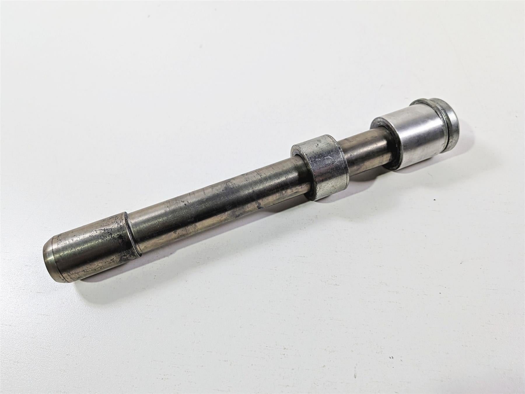 2009 Harley FXCWC Softail Rocker Straight Front Axle Wheel Spindle 41348-08 {{ shop.shopifyCountryName }} - Mototech271