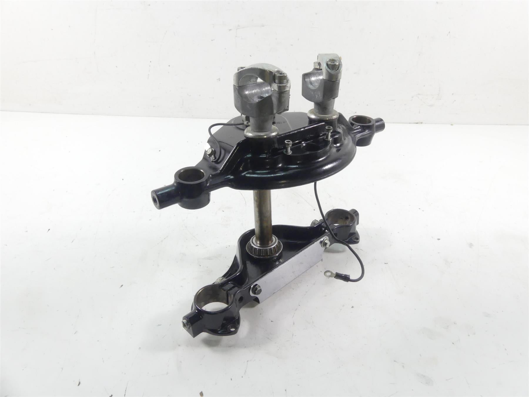 2005 Harley Touring CVO FLHTCSE Electra Glide Upper Lower Triple Tree 45446-87A {{ shop.shopifyCountryName }} - Mototech271
