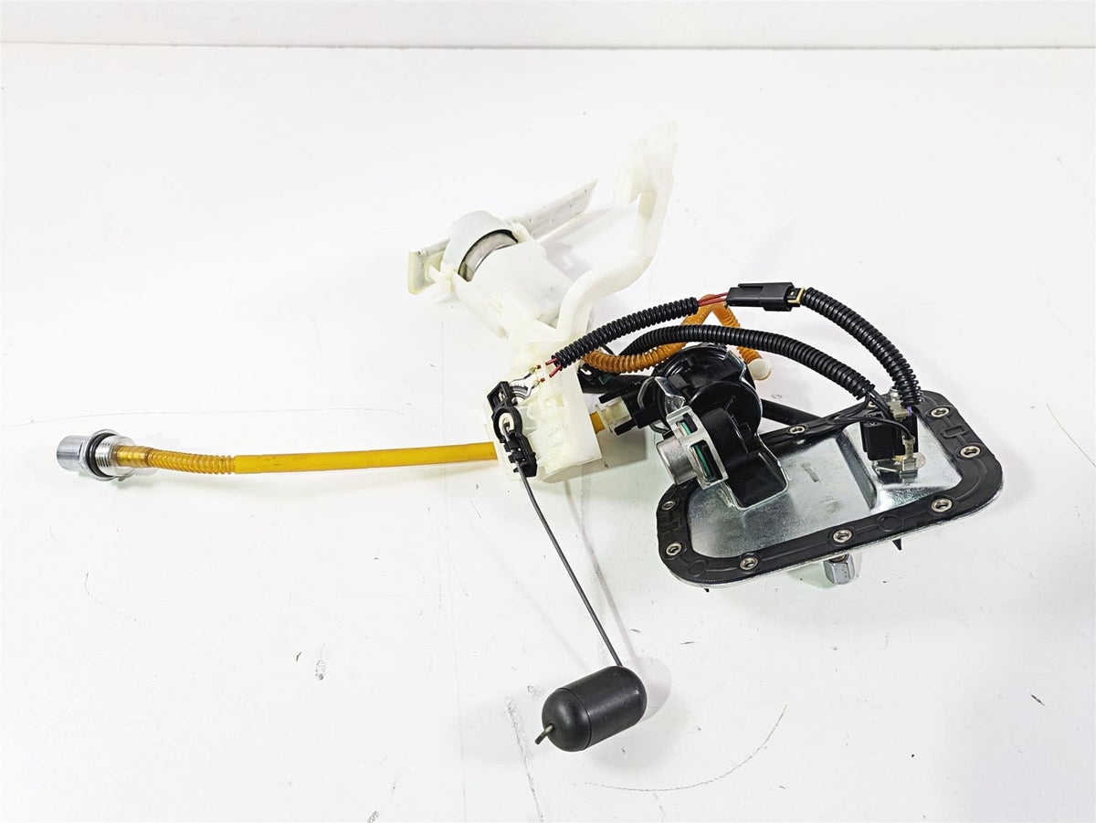 2017 Harley FLS Softail Slim Fuel Gas Petrol Pump - Tested 75252-11A 75284-08A {{ shop.shopifyCountryName }} - Mototech271