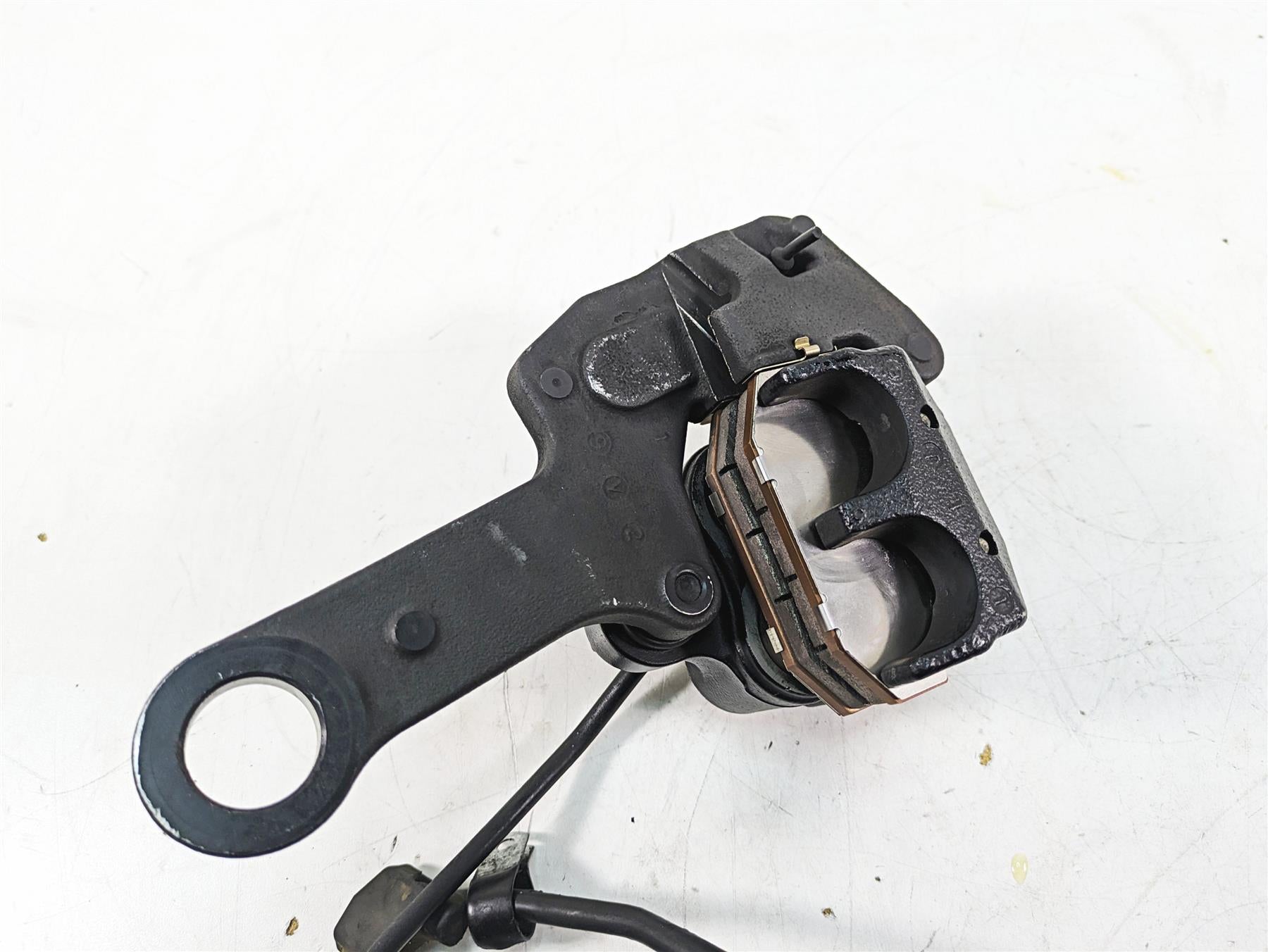 2020 Harley Softail FXBB Street Bob Rear Brake Caliper & Bracket 41300192 {{ shop.shopifyCountryName }} - Mototech271