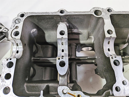 2008 Yamaha YZF R1 RN19 Engine Crank Case Set N516E 4C8-15100-00-00 4C8-15100-19 {{ shop.shopifyCountryName }} - Mototech271