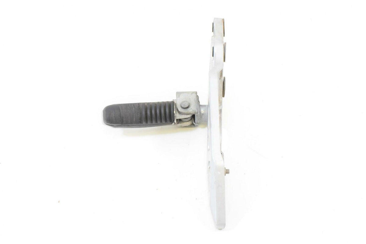 1998 Suzuki GSXR1100 GSXR 1100 Left Rider Footpeg Foot PEg 43522-46E10 {{ shop.shopifyCountryName }} - Mototech271