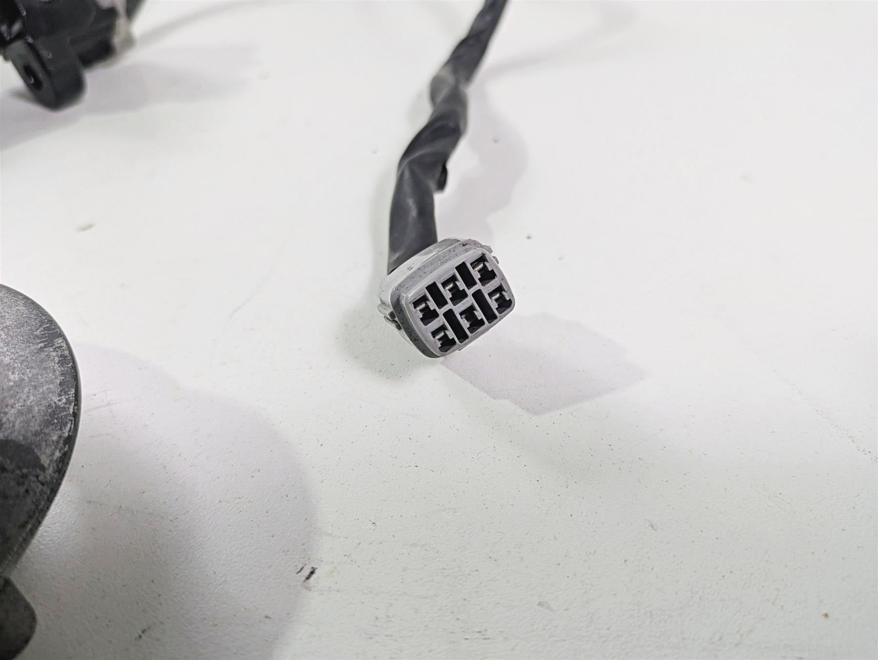 2006 Suzuki GSXR1000 K6 Ignition Switch Key Lock Set READ 37101-40820 {{ shop.shopifyCountryName }} - Mototech271