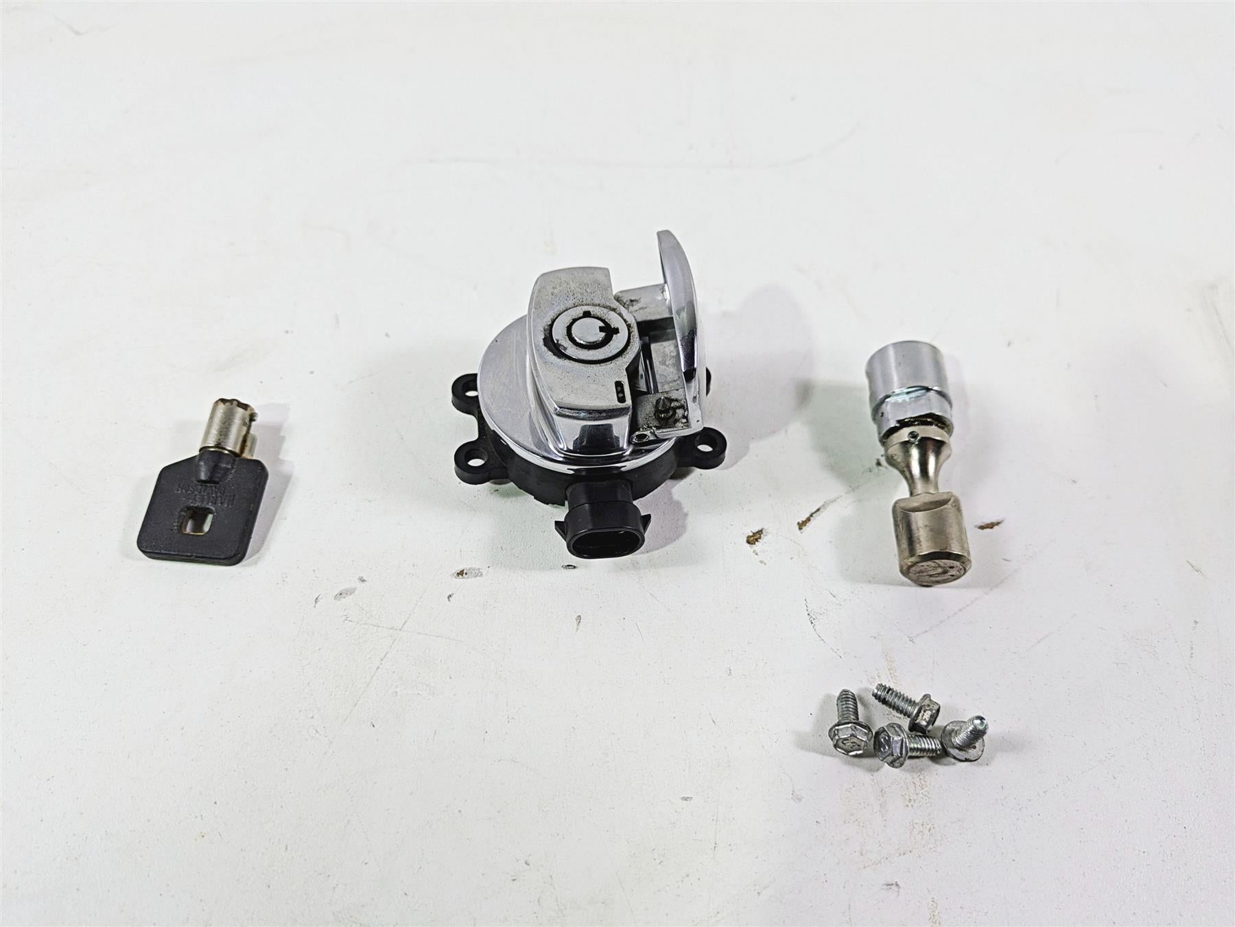 2014 Harley FLS Softail Slim Ignition Switch Key Lock Set 71400076 {{ shop.shopifyCountryName }} - Mototech271