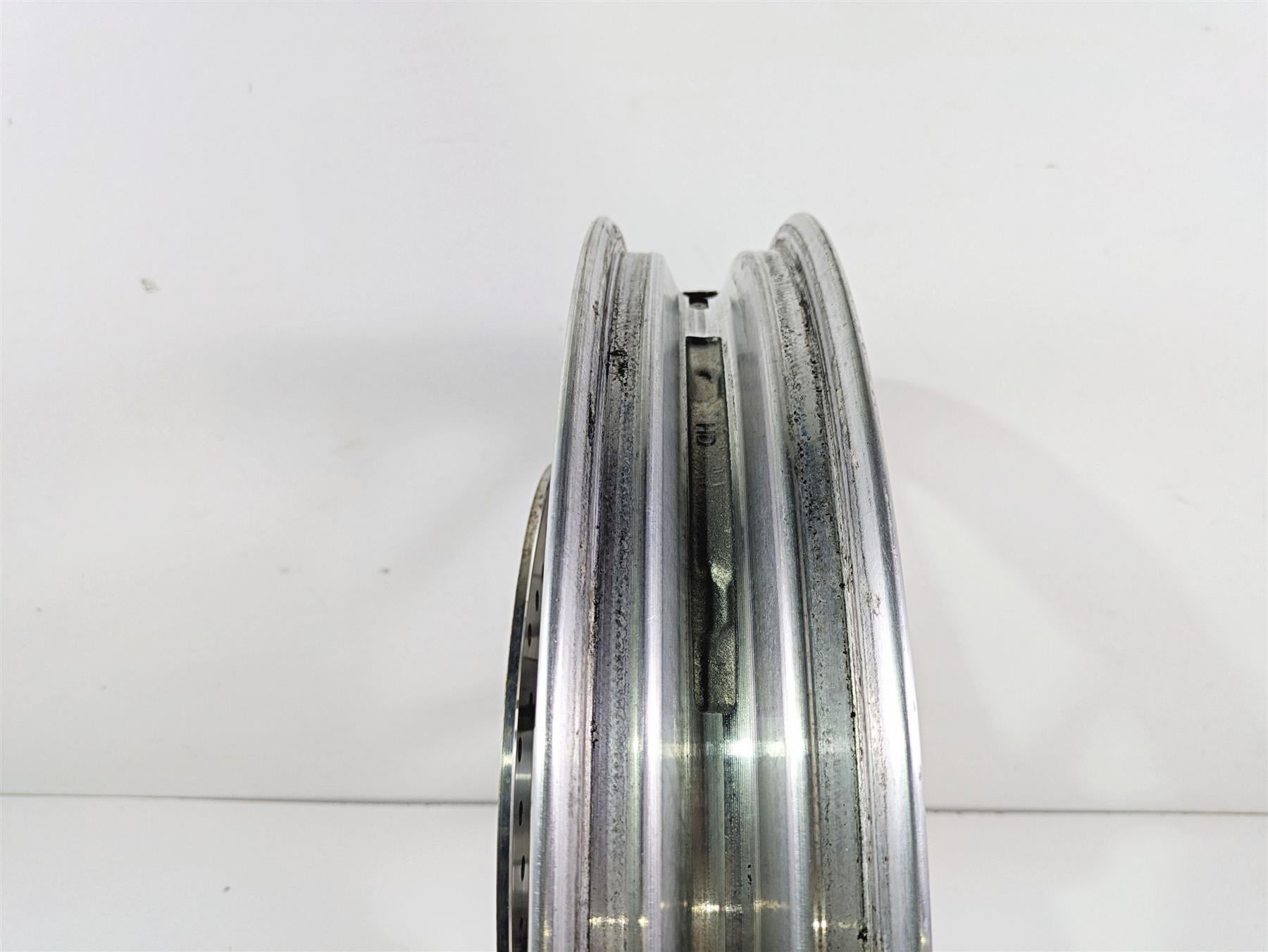 2009 Harley FXDC Dyna Super Glide Straight 19x2.5 Front Wheel Mag Rim 43655-08 {{ shop.shopifyCountryName }} - Mototech271