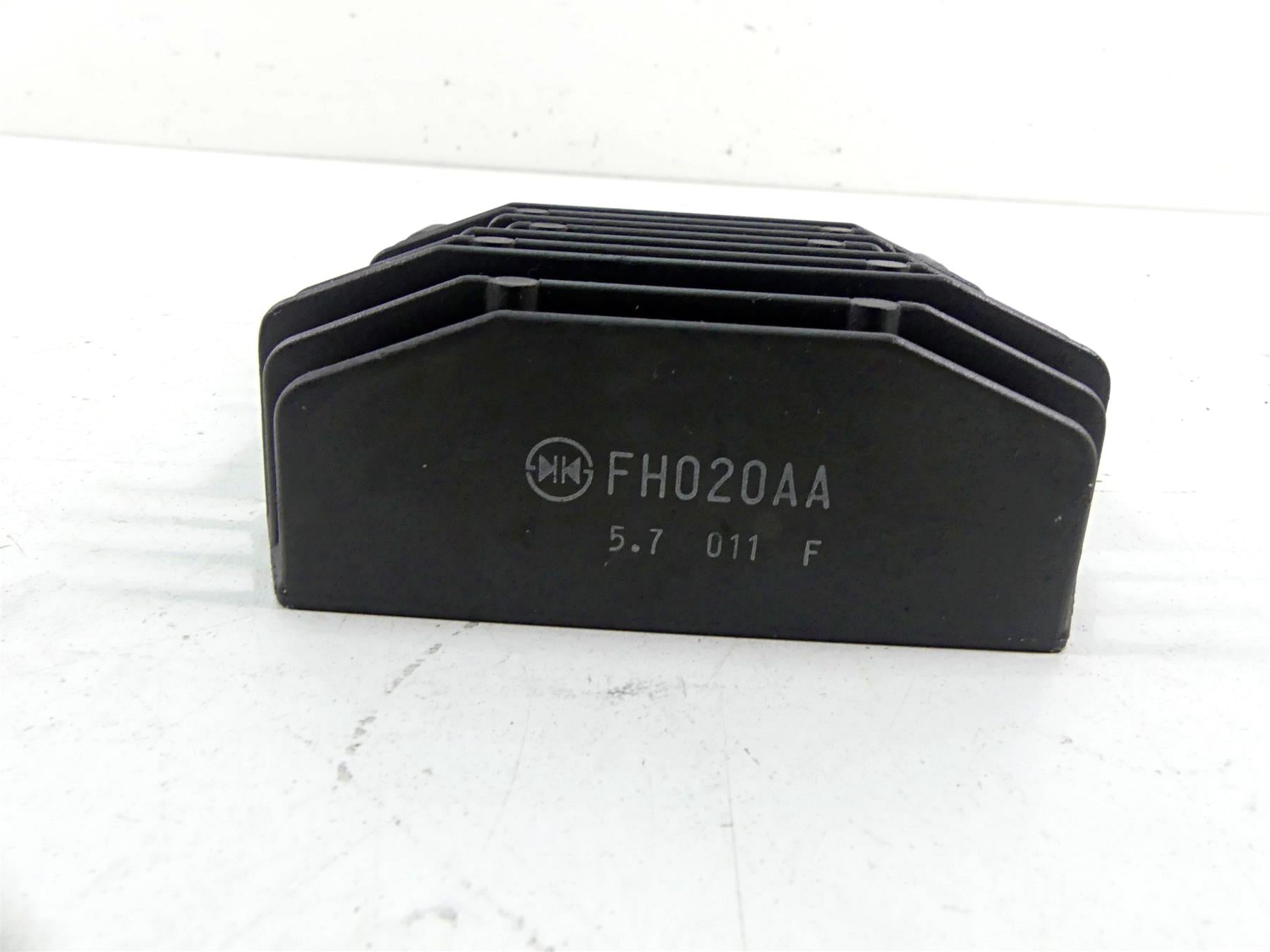 2016 BMW R1200GS Adv K51 Rectifier Voltage Regulator FH020AA 12318523367 {{ shop.shopifyCountryName }} - Mototech271