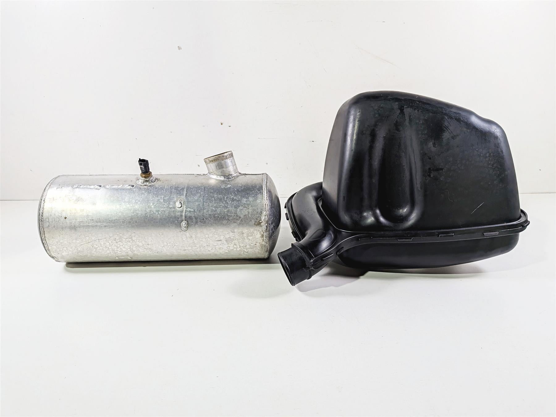 2019 Sea-Doo Spark 900 Trixx Exhaust Muffler & Resonator Set 274001618 274001451 {{ shop.shopifyCountryName }} - Mototech271