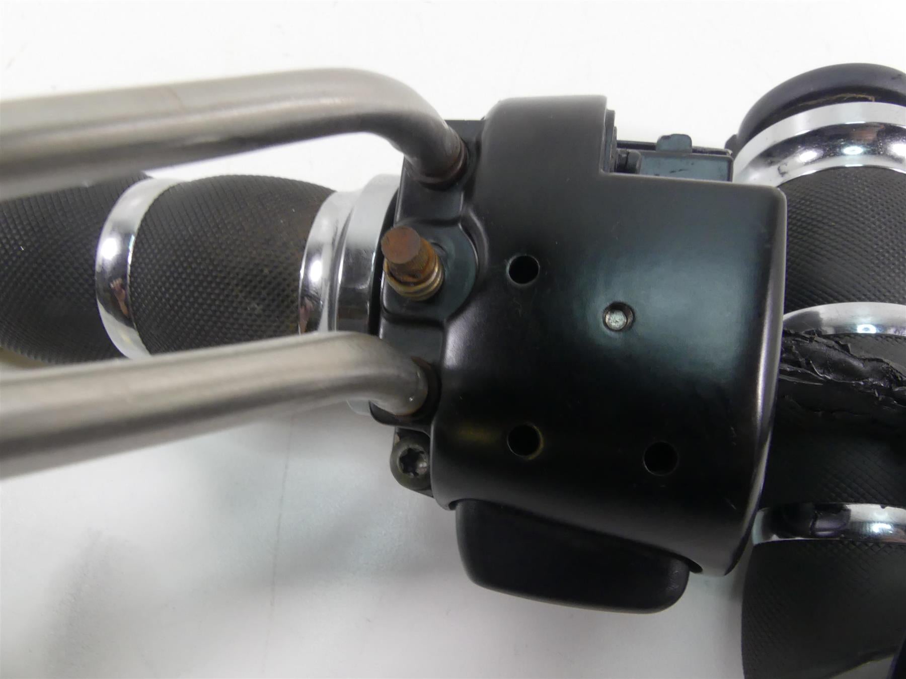 2006 Harley Sportster XL1200 Custom Right Control Switch +Throttle 71589-96B {{ shop.shopifyCountryName }} - Mototech271
