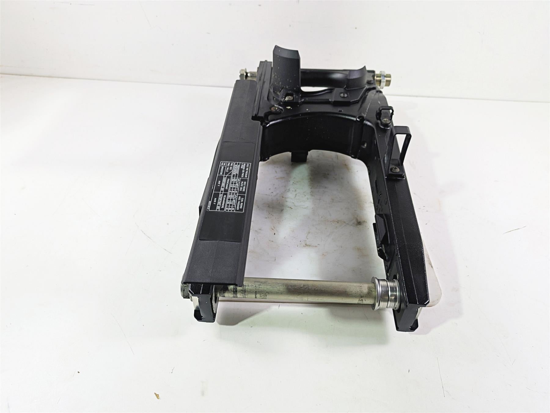 2020 Suzuki V-Strom 1050 XT Rear Swingarm & Axle Set 61000-31J20-YAP {{ shop.shopifyCountryName }} - Mototech271