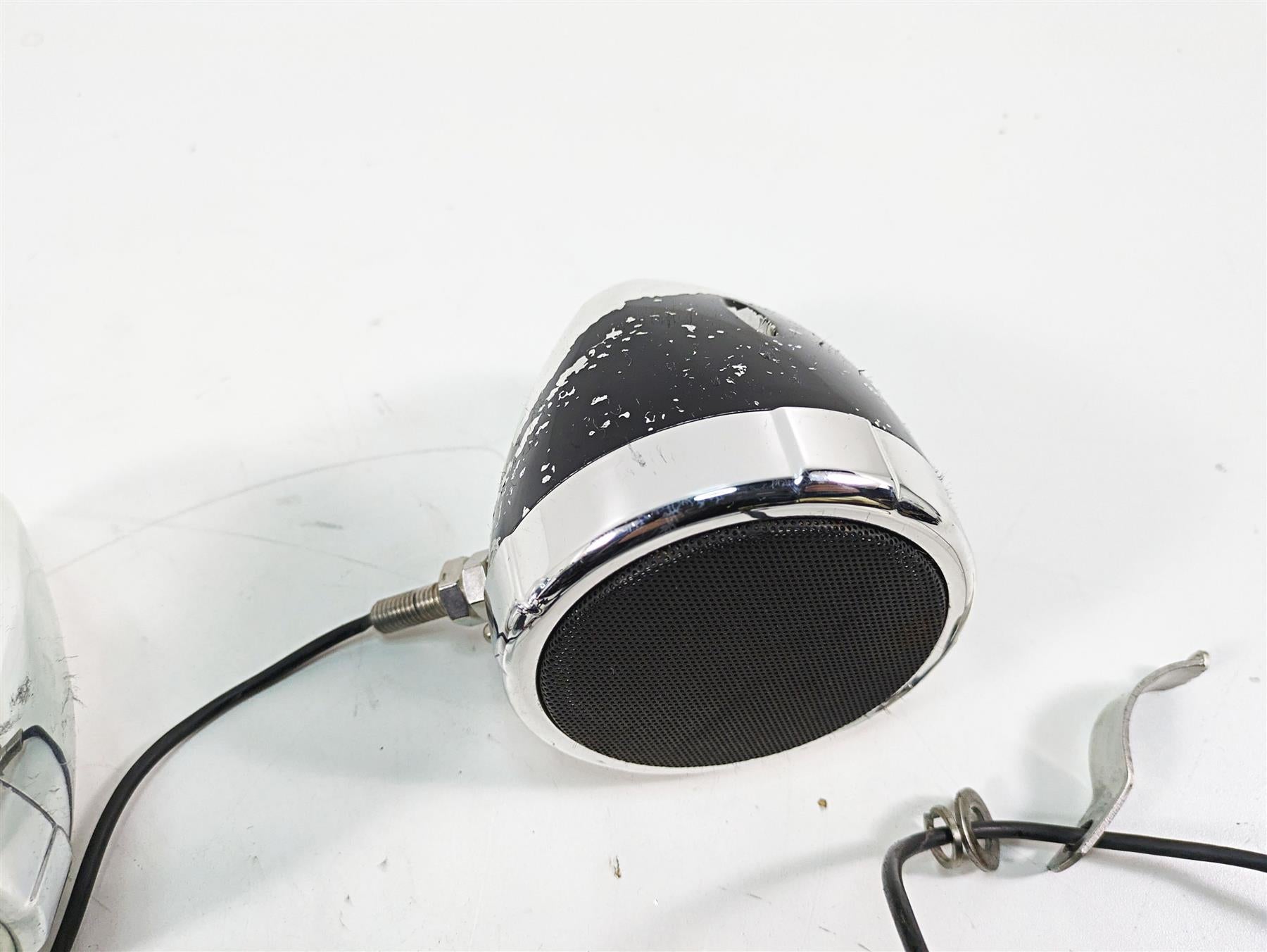 2012 Harley FLD Dyna Switchback Boss Audio Systems Bluetooth Speaker Set MC470B {{ shop.shopifyCountryName }} - Mototech271