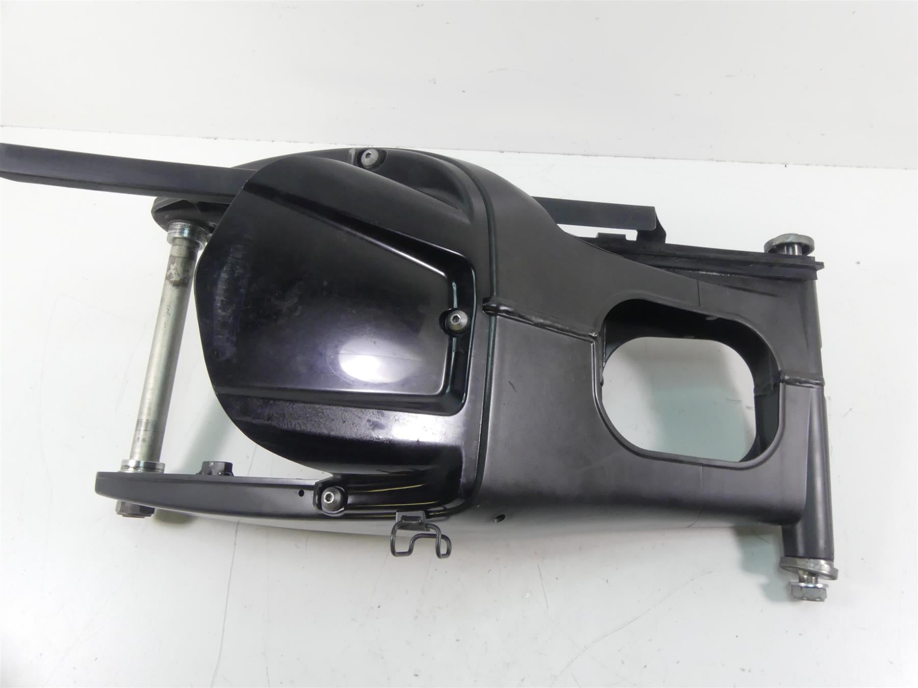 2007 Yamaha FZ1 Fazer Rear Swingarm Swing Arm & Axle Set 2D1-22110-11-00 {{ shop.shopifyCountryName }} - Mototech271