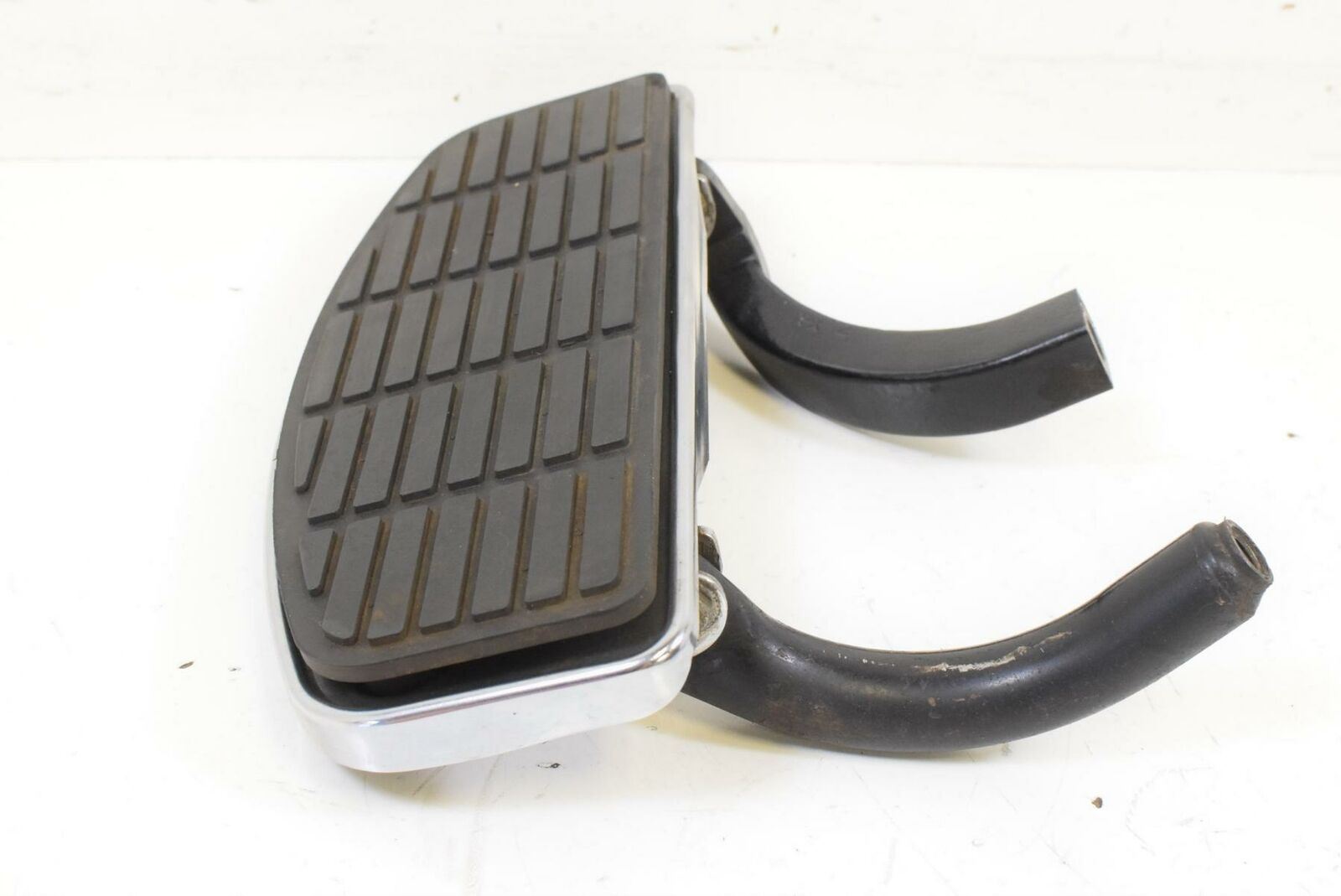 94 Harley Touring FLHTCU Electra Glide Right Rider Floor Board Panel Foot Rest {{ shop.shopifyCountryName }} - Mototech271