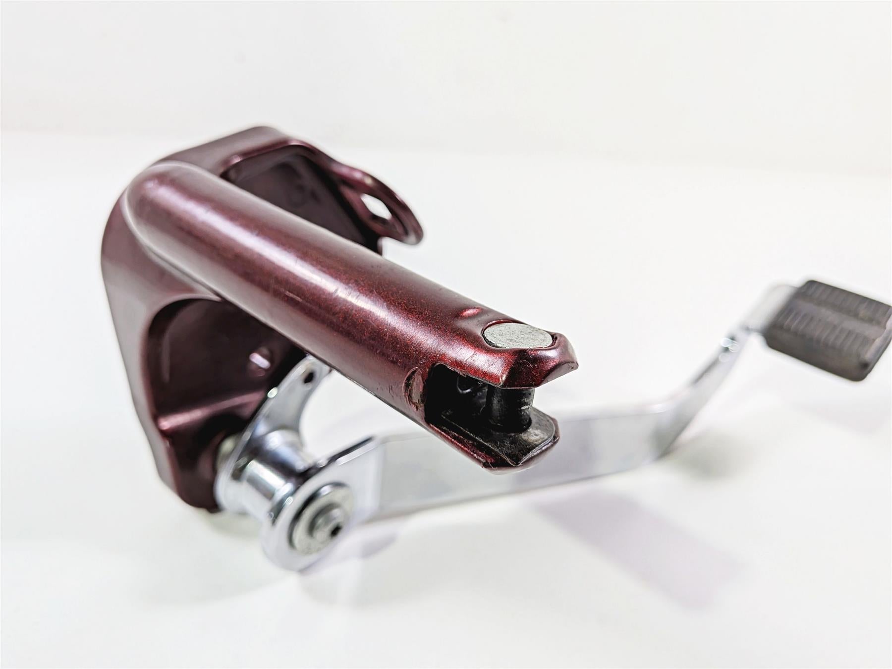 2009 Harley FXCWC Softail Rocker Right Front Footpeg Mount - Read 42508-08 {{ shop.shopifyCountryName }} - Mototech271