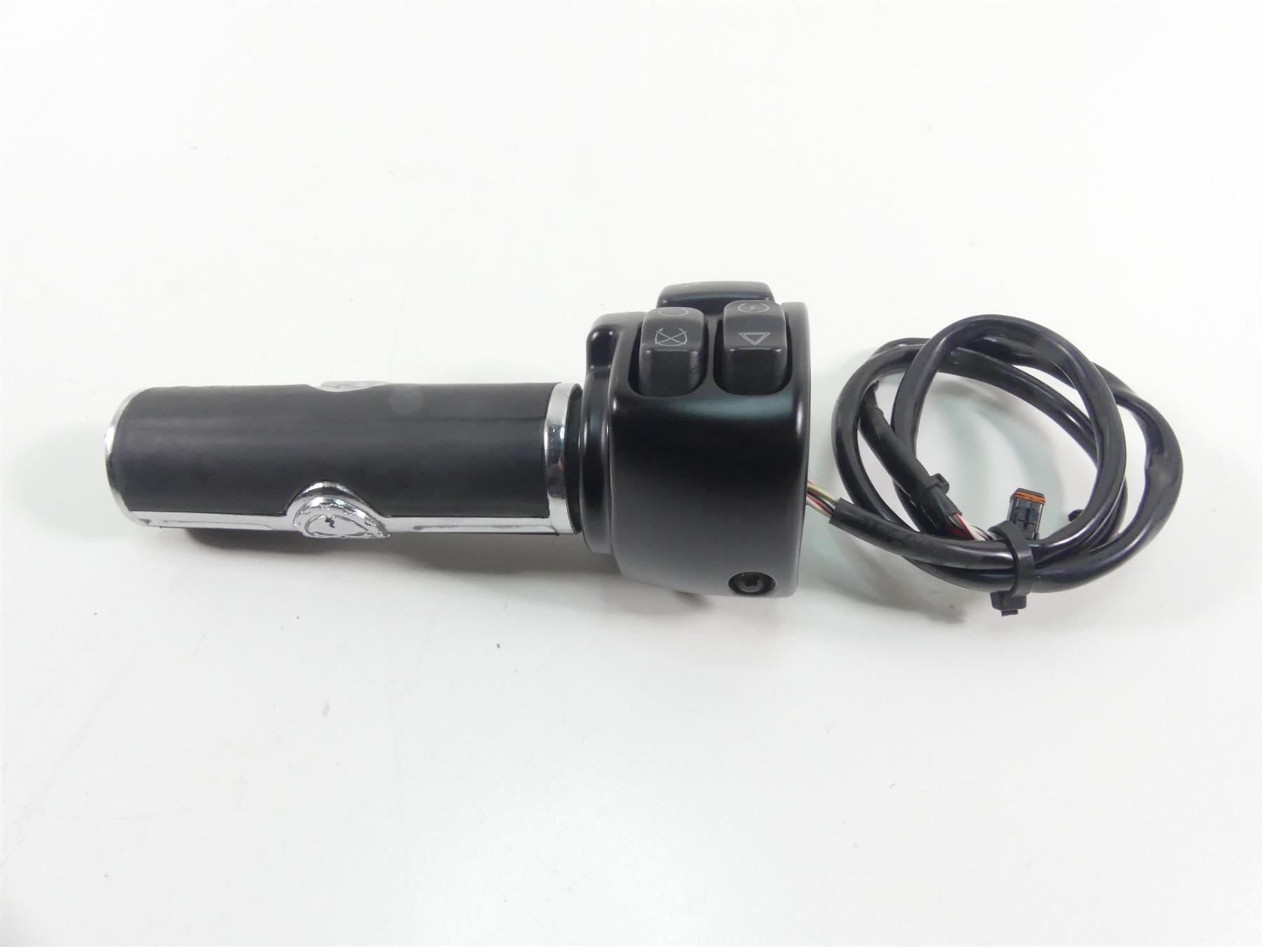 2018 Harley Sportster XL1200 Custom Right Hand Control Switch 71500297 {{ shop.shopifyCountryName }} - Mototech271