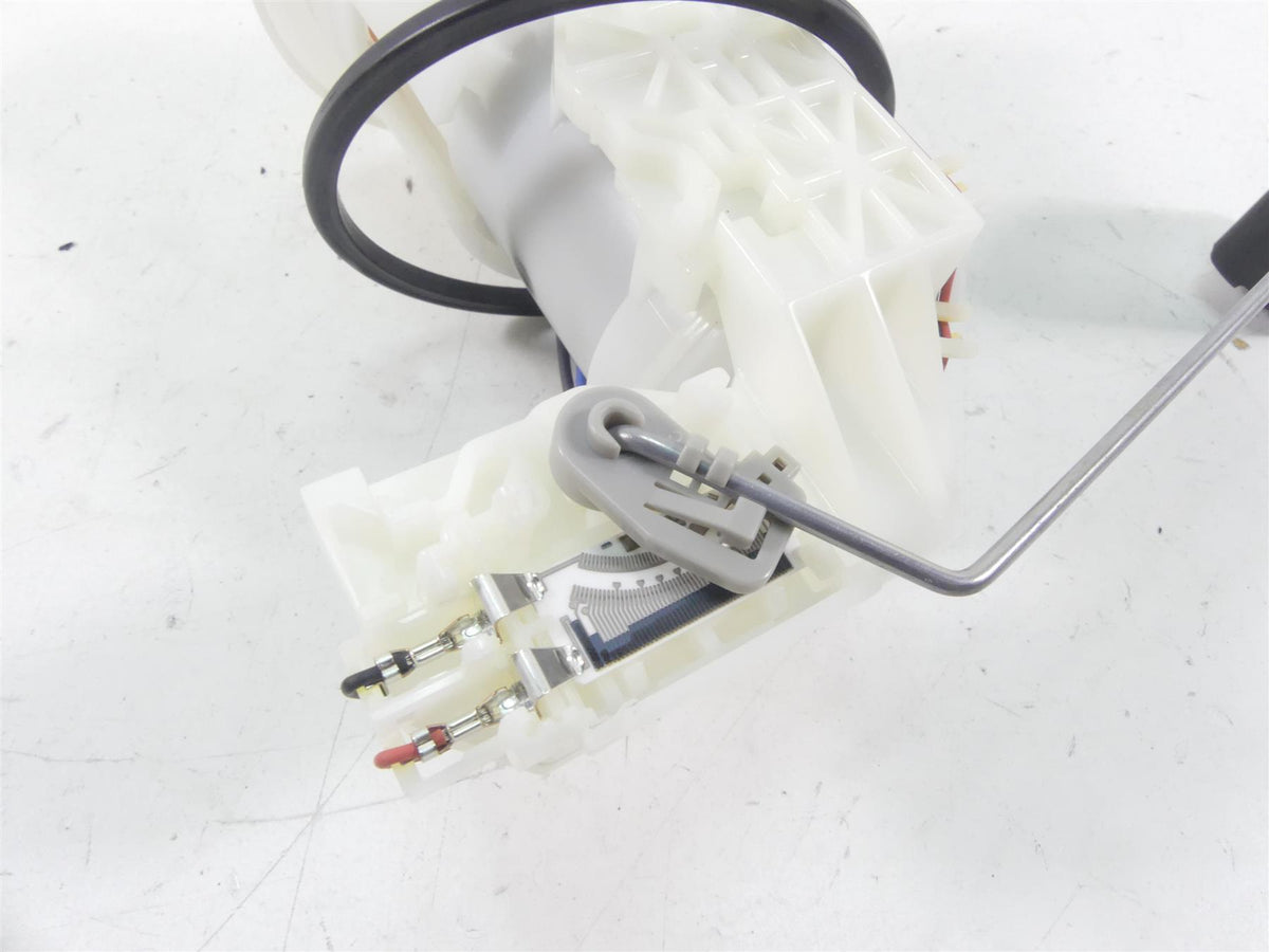2021 Honda CBR600RR Fuel Gas Petrol Pump + Level Sender - Tested 16700-MFJ-D03 {{ shop.shopifyCountryName }} - Mototech271