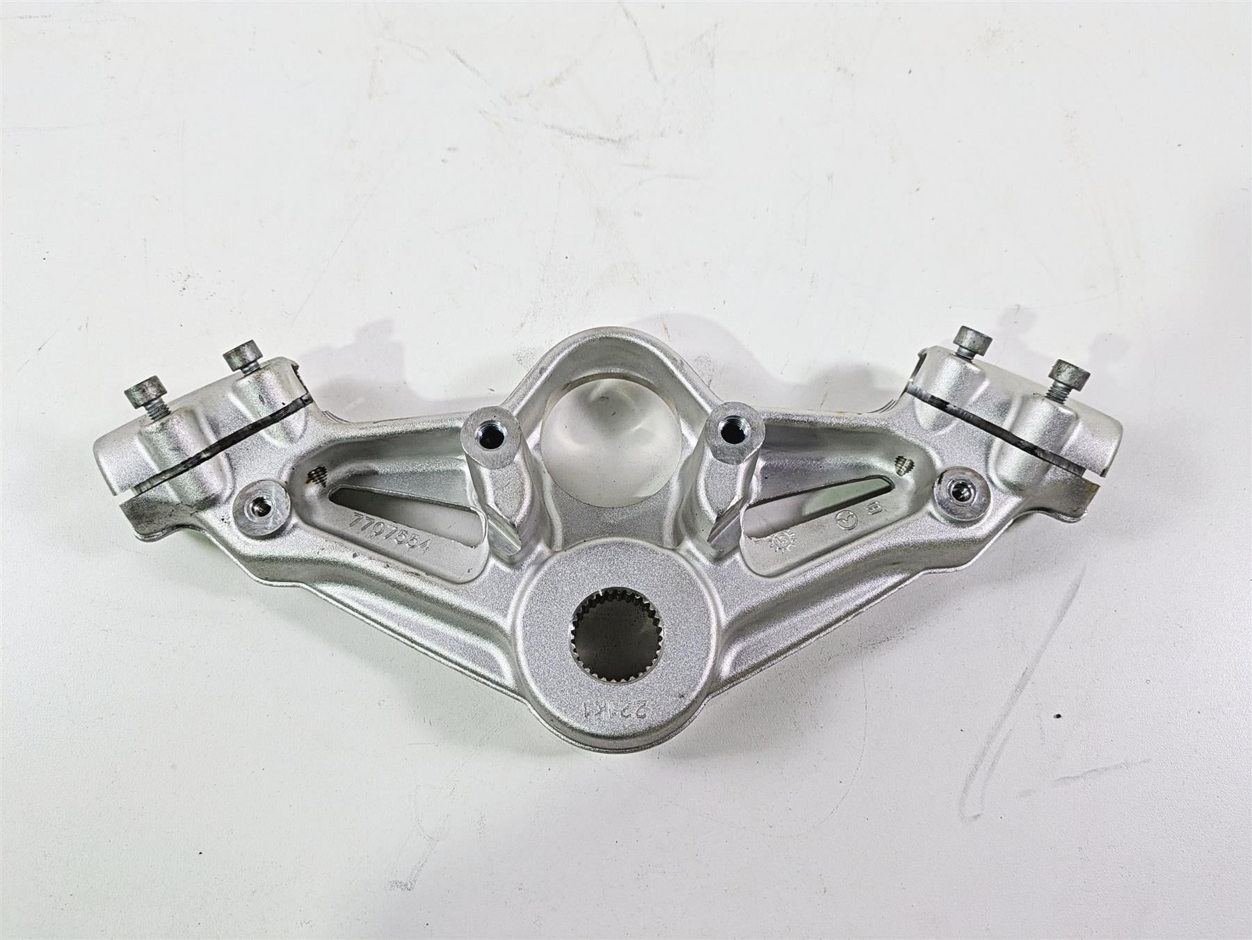 2014 BMW K1300S K40 Upper Triple Tree & Handle Bar Mount 32717707554 {{ shop.shopifyCountryName }} - Mototech271