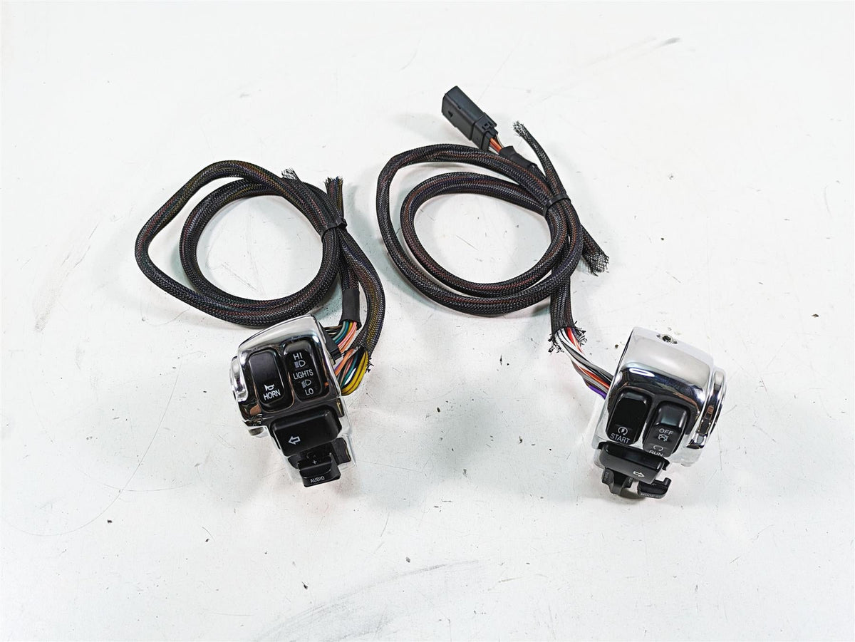 2010 Harley Touring FLHTCU Electra Glide Chrome Control Switch Set Read 71682-06 {{ shop.shopifyCountryName }} - Mototech271