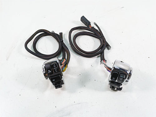 2010 Harley Touring FLHTCU Electra Glide Chrome Control Switch Set Read 71682-06 | Mototech271