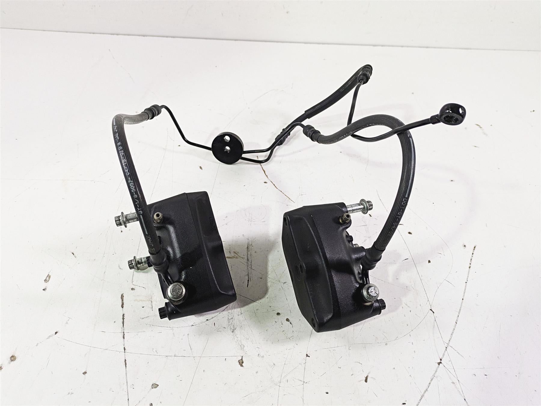 2003 Harley Touring FLHTCUI E-Glide 100th Front Brake Caliper Set 44023-00C {{ shop.shopifyCountryName }} - Mototech271