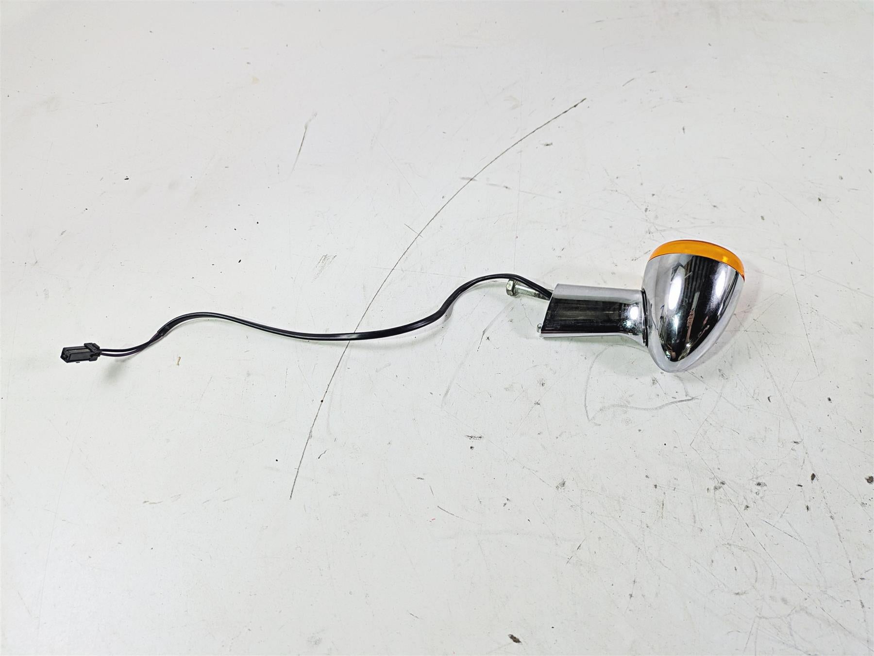 2015 Harley FXDL Dyna Low Rider Right Rear Blinker Turn Signal 68978-00 {{ shop.shopifyCountryName }} - Mototech271