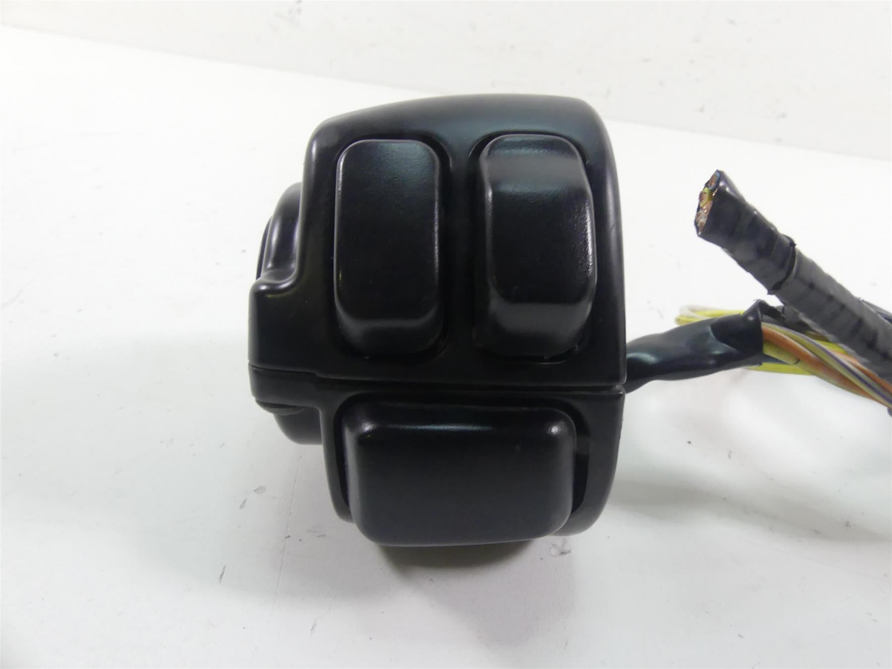 2005 Harley Dyna FXDLI Low Rider Left Hand Light Control Switch 71682-06A {{ shop.shopifyCountryName }} - Mototech271