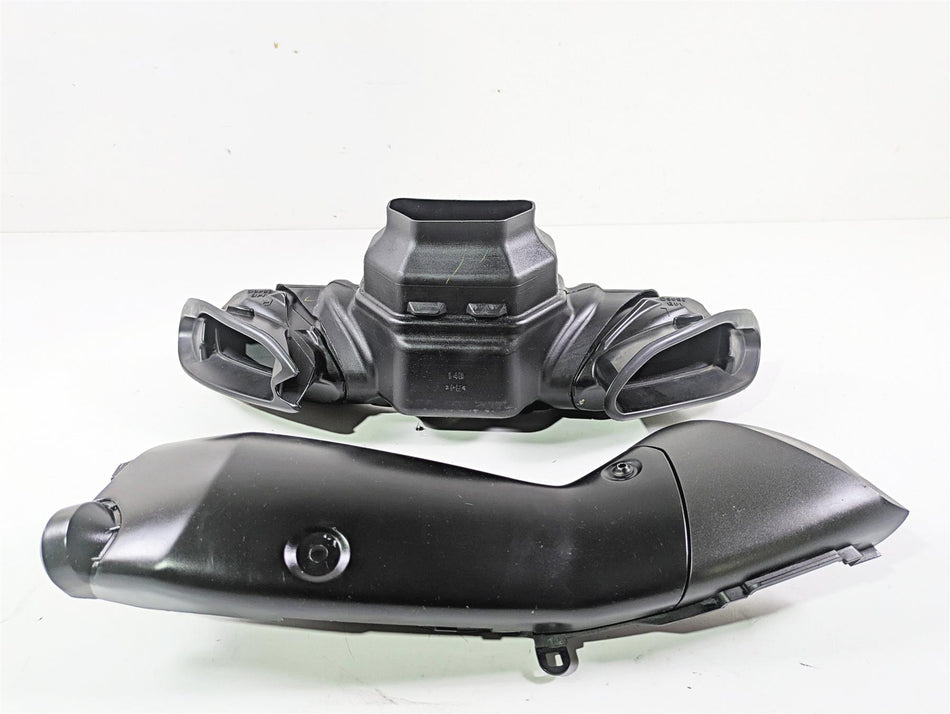 2014 Yamaha YZFR1 R1 RN22 Front Air Intake Duct Ram Scoop Set 14B-2845D-10-00 {{ shop.shopifyCountryName }} - Mototech271