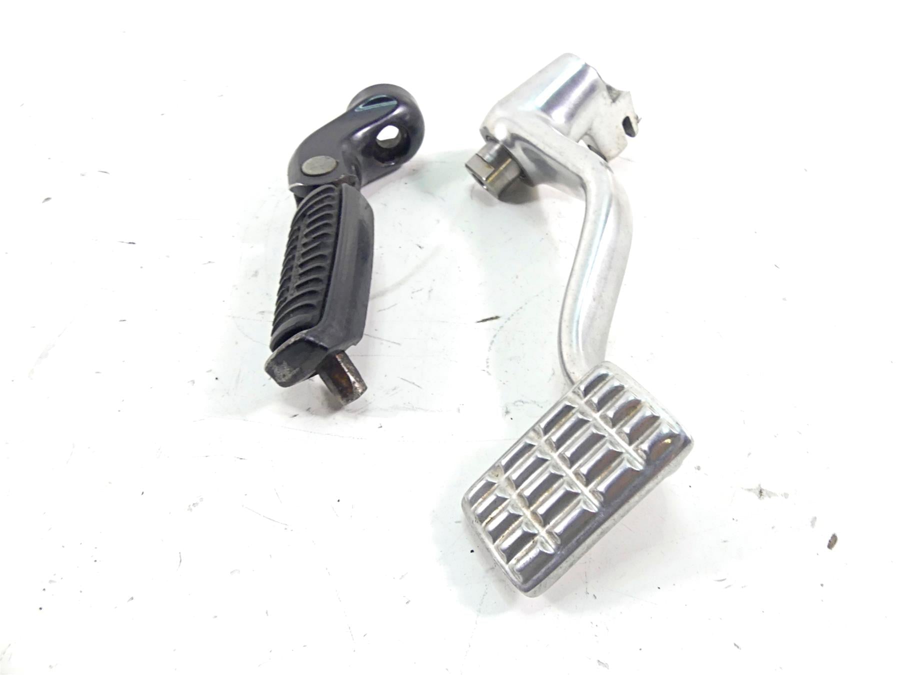 2015 Harley Davidson VRSCDX Night Rod Sp Right Front Footpeg Set -Read 54046-12 {{ shop.shopifyCountryName }} - Mototech271