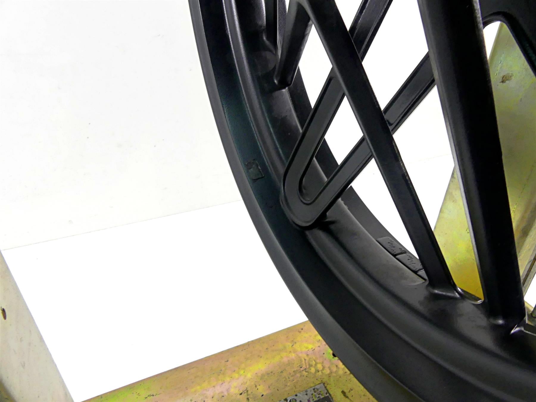 2017 Harley XL1200 CX Sportster Roadster Straight 19x3 Front Wheel Rim 43300416 {{ shop.shopifyCountryName }} - Mototech271