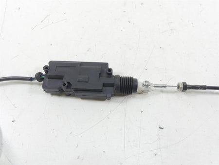 2007 Harley FLHTCU SE2 CVO Electra Glide Left Saddle Bag Actuator 79156-07 {{ shop.shopifyCountryName }} - Mototech271